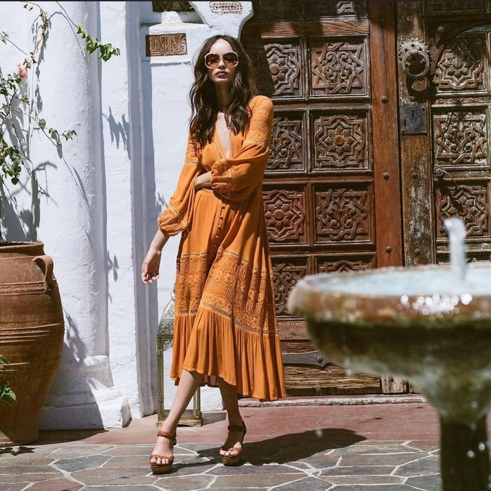 Olivia Lace Midi Dress
